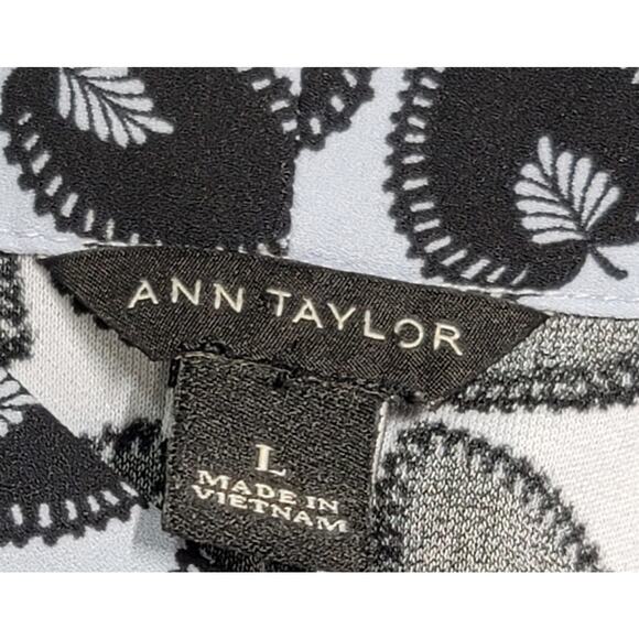 Ann Taylor Blue Black White Leaf Print V Neck Blouse Top Large New Without Tags - Picture 3 of 7